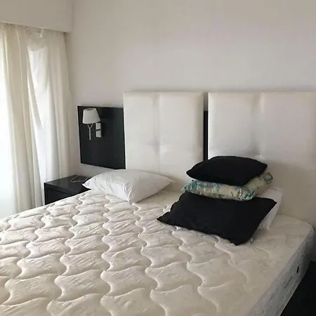 Zrt Apartments Apartment